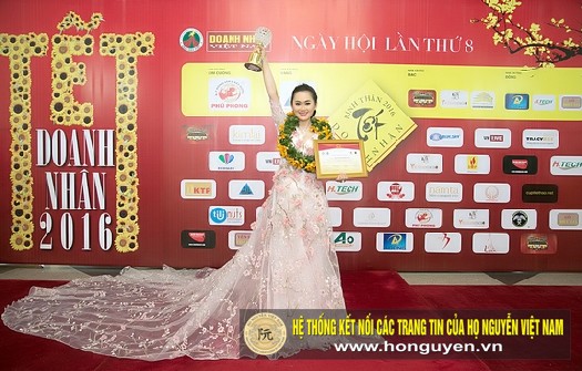 DOANH NHÂN NGUYỄN PHƯƠNG NGỌC XỨNG ĐÁNG NHẬN DANH HIỆU TOP 20 DOANH NHÂN VÀ THƯƠNG HIỆU XUẤT SẮC 2015