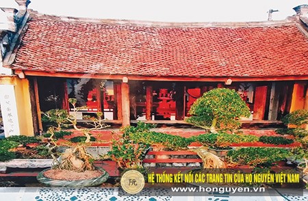 Nhà thờ họ Nguyễn Đức ở Thượng Hiền xây dựng năm 1930.